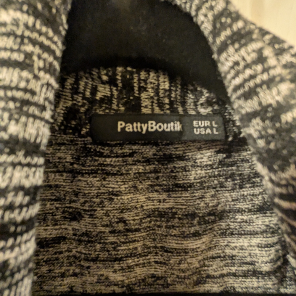 PattyBoutik Black and Gray Women's Sweater - Picture 6 of 6